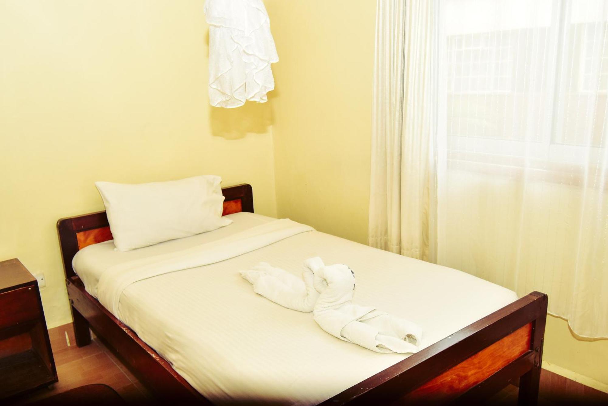 Wagon Wheel Hotel Eldoret Exterior photo