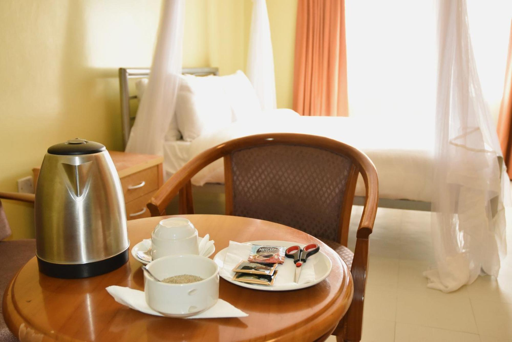 Wagon Wheel Hotel Eldoret Exterior photo