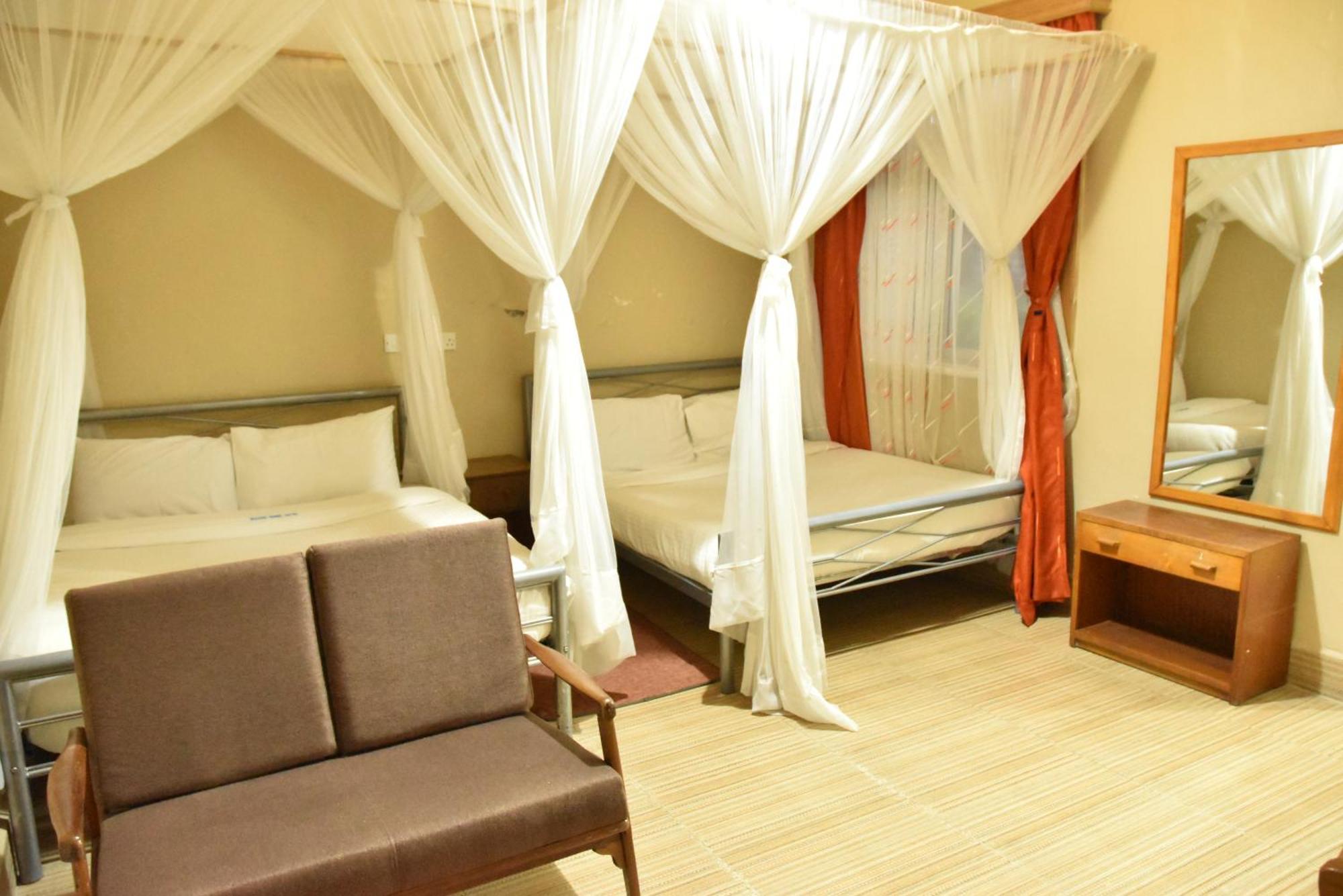 Wagon Wheel Hotel Eldoret Exterior photo