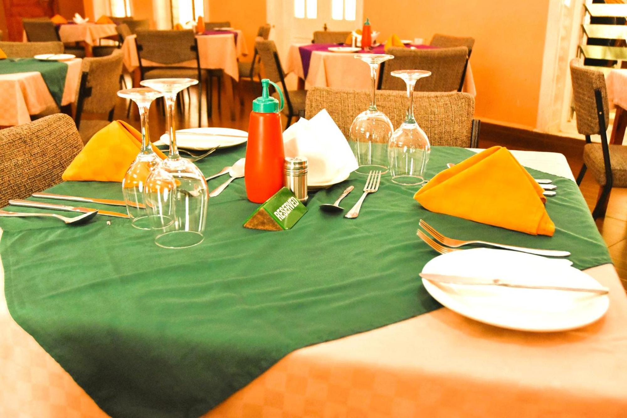 Wagon Wheel Hotel Eldoret Exterior photo
