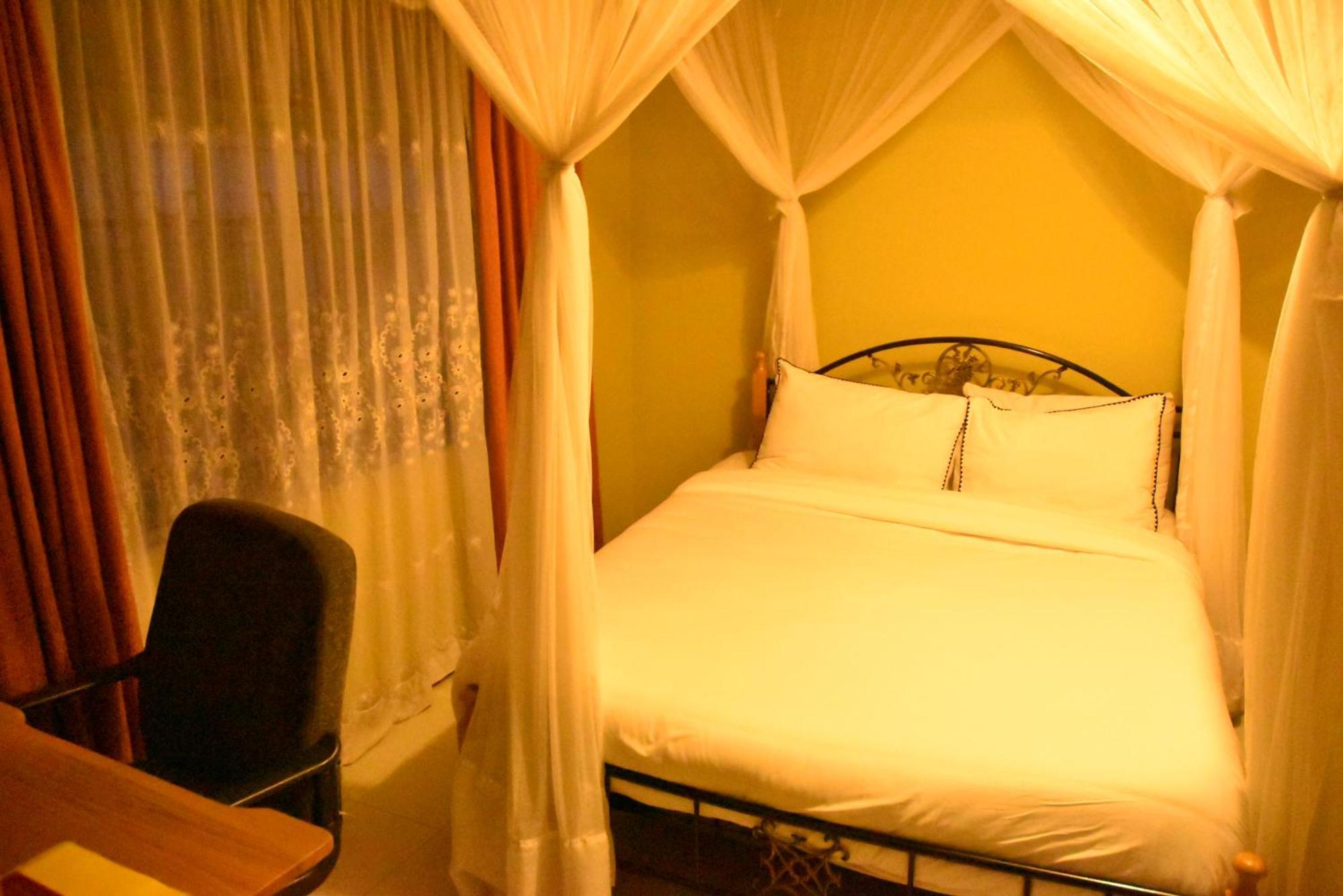 Wagon Wheel Hotel Eldoret Exterior photo