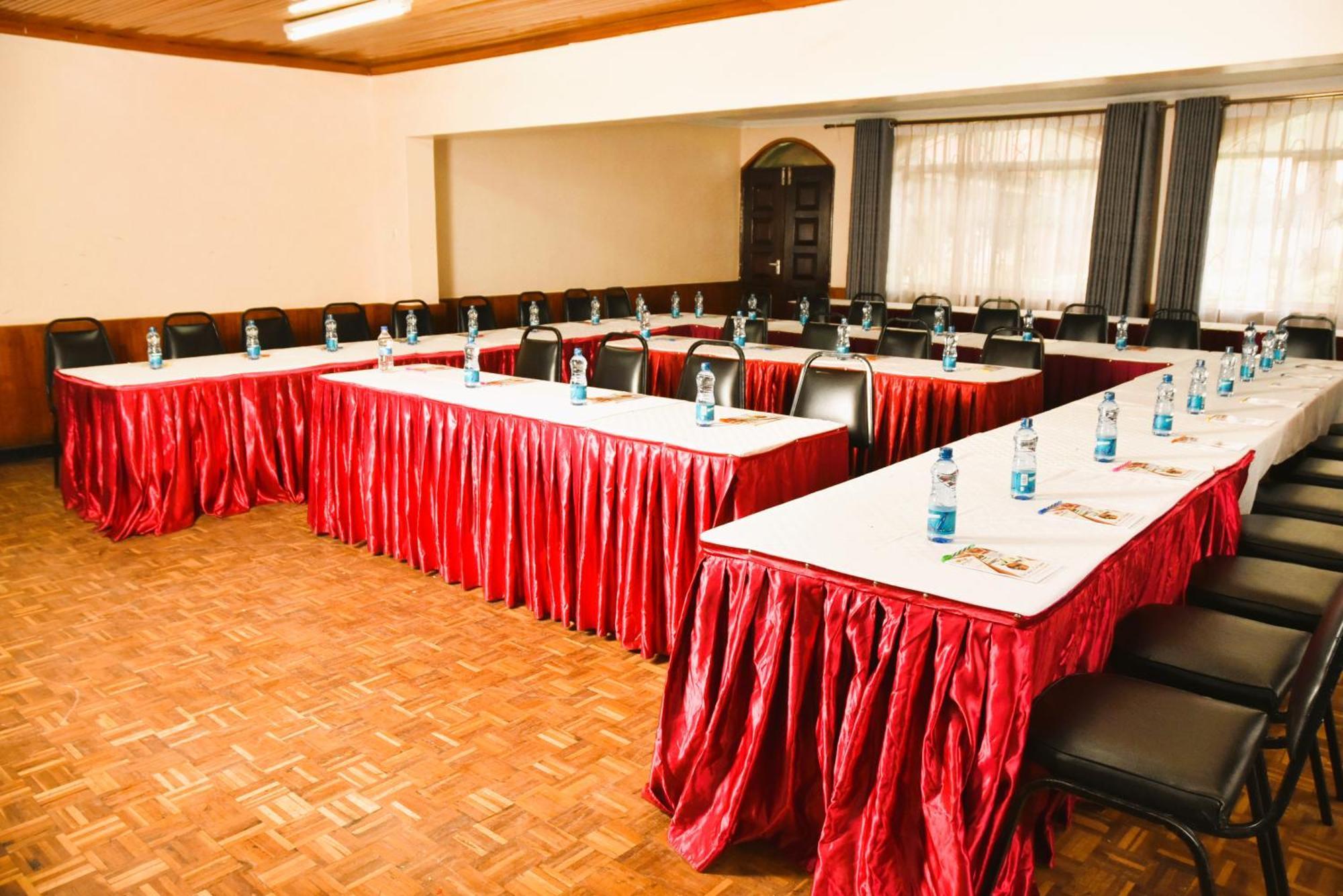Wagon Wheel Hotel Eldoret Exterior photo