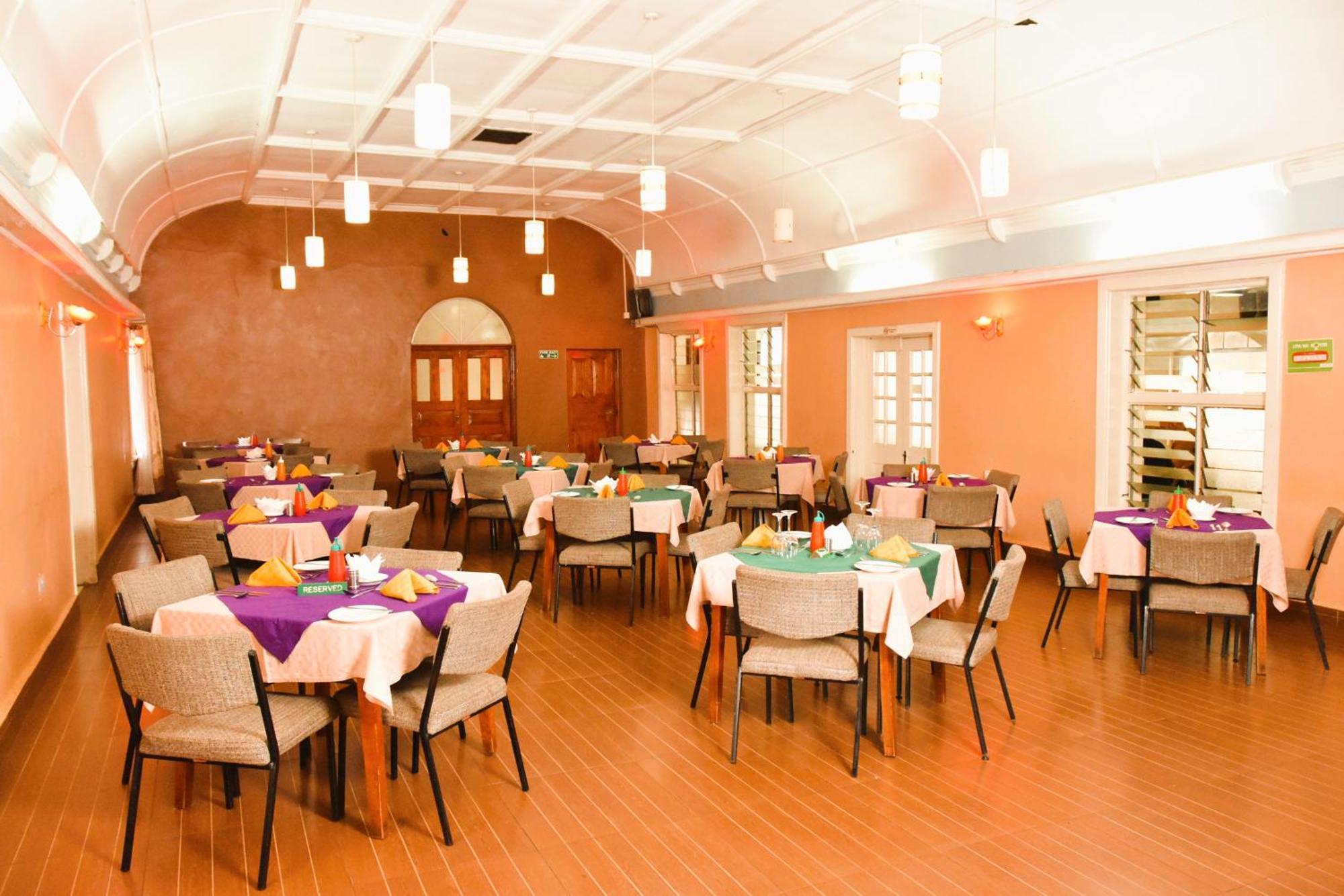 Wagon Wheel Hotel Eldoret Exterior photo
