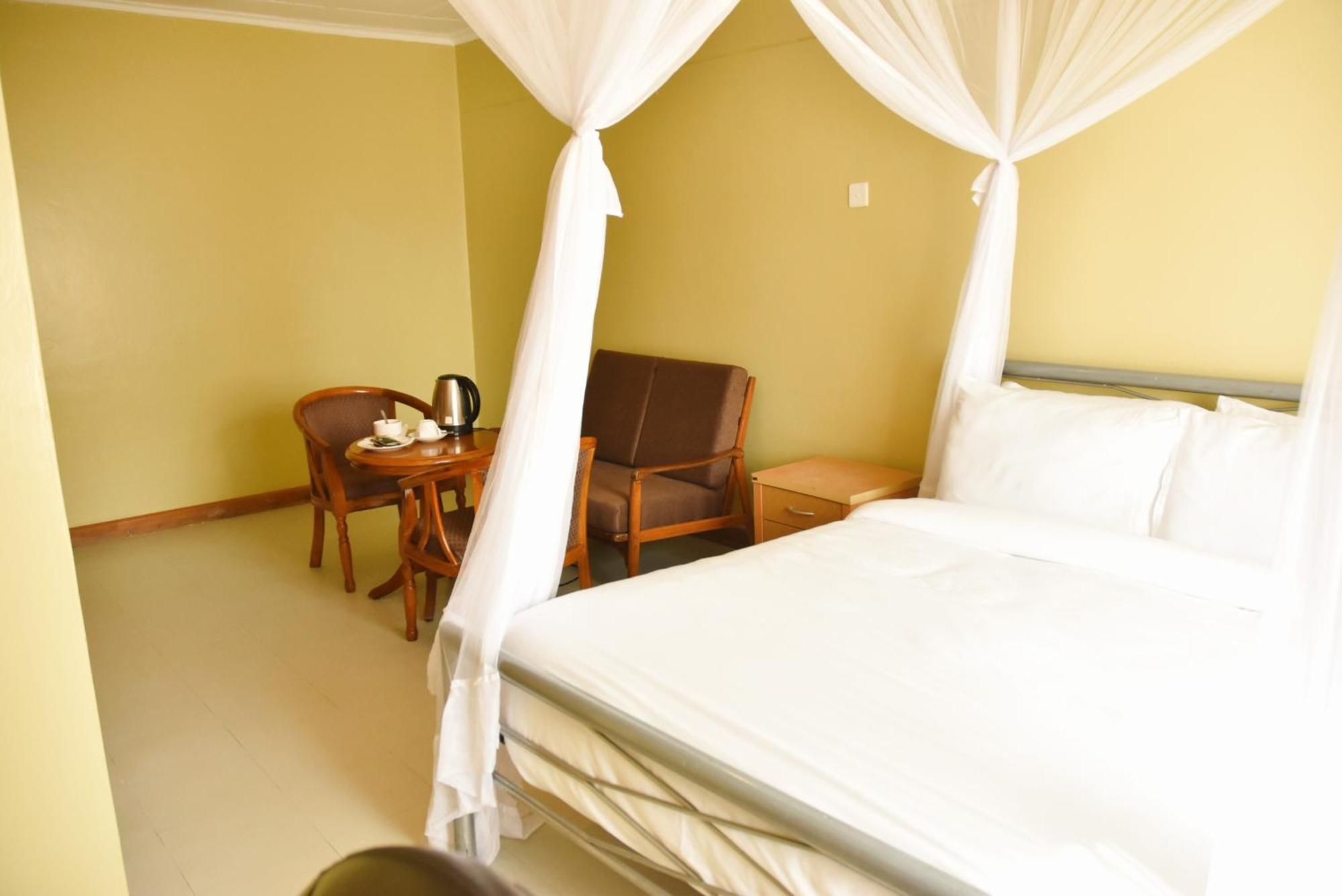 Wagon Wheel Hotel Eldoret Exterior photo