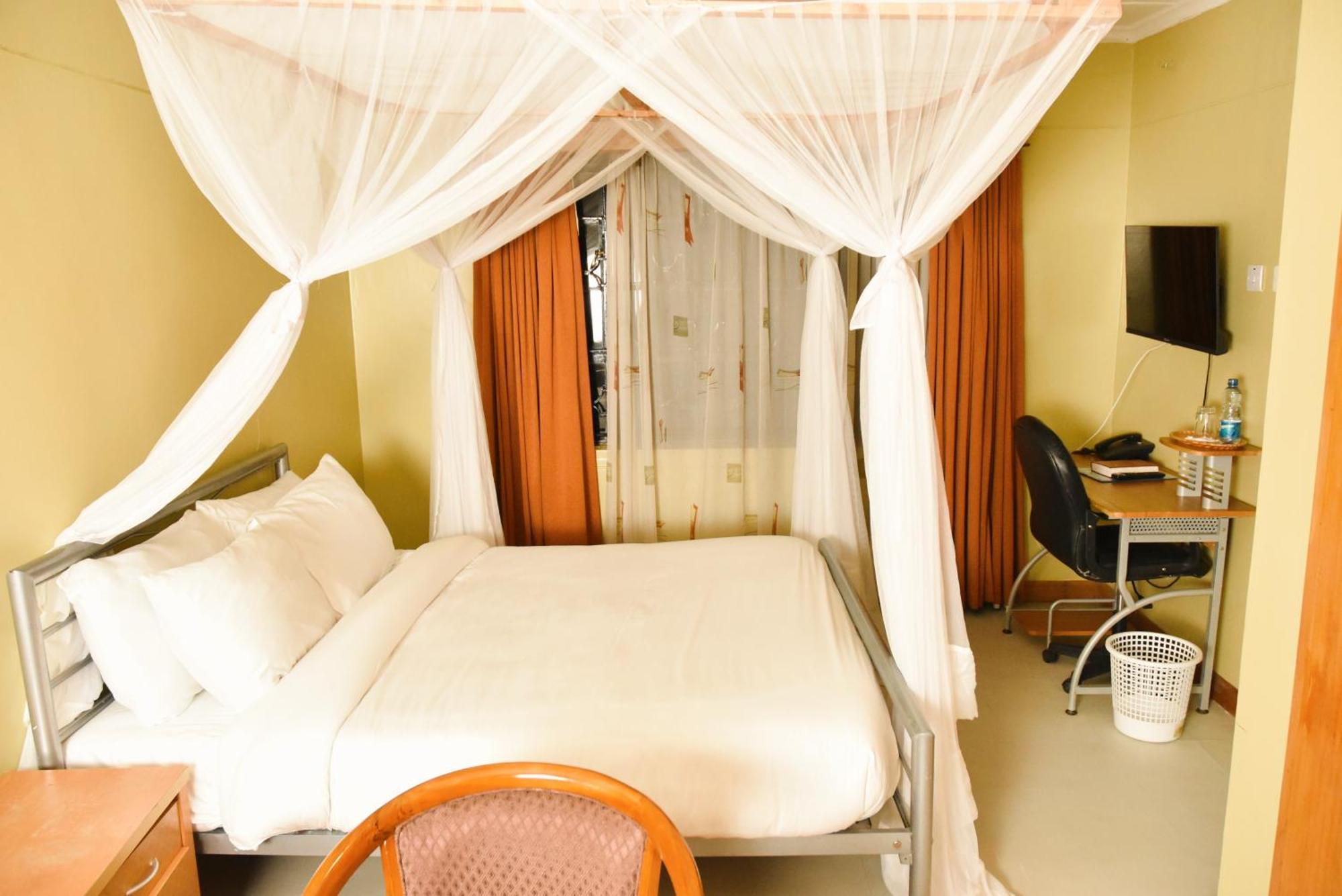 Wagon Wheel Hotel Eldoret Exterior photo