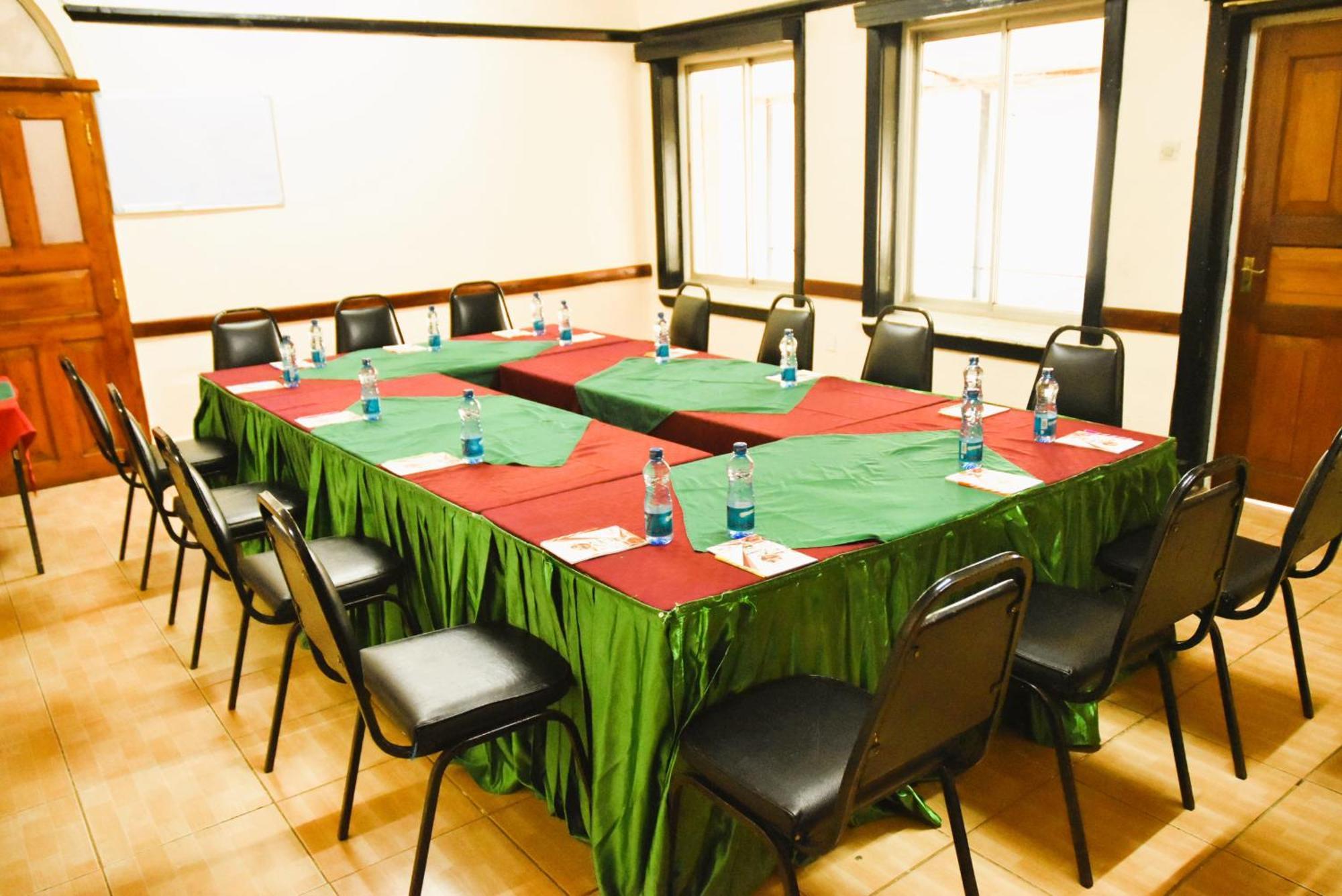 Wagon Wheel Hotel Eldoret Exterior photo