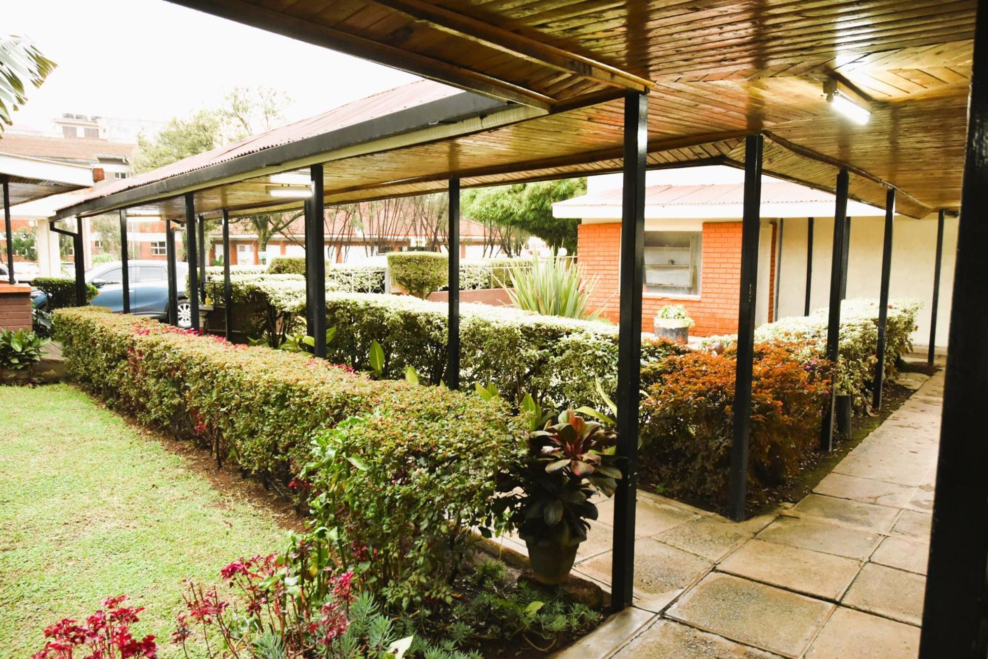 Wagon Wheel Hotel Eldoret Exterior photo