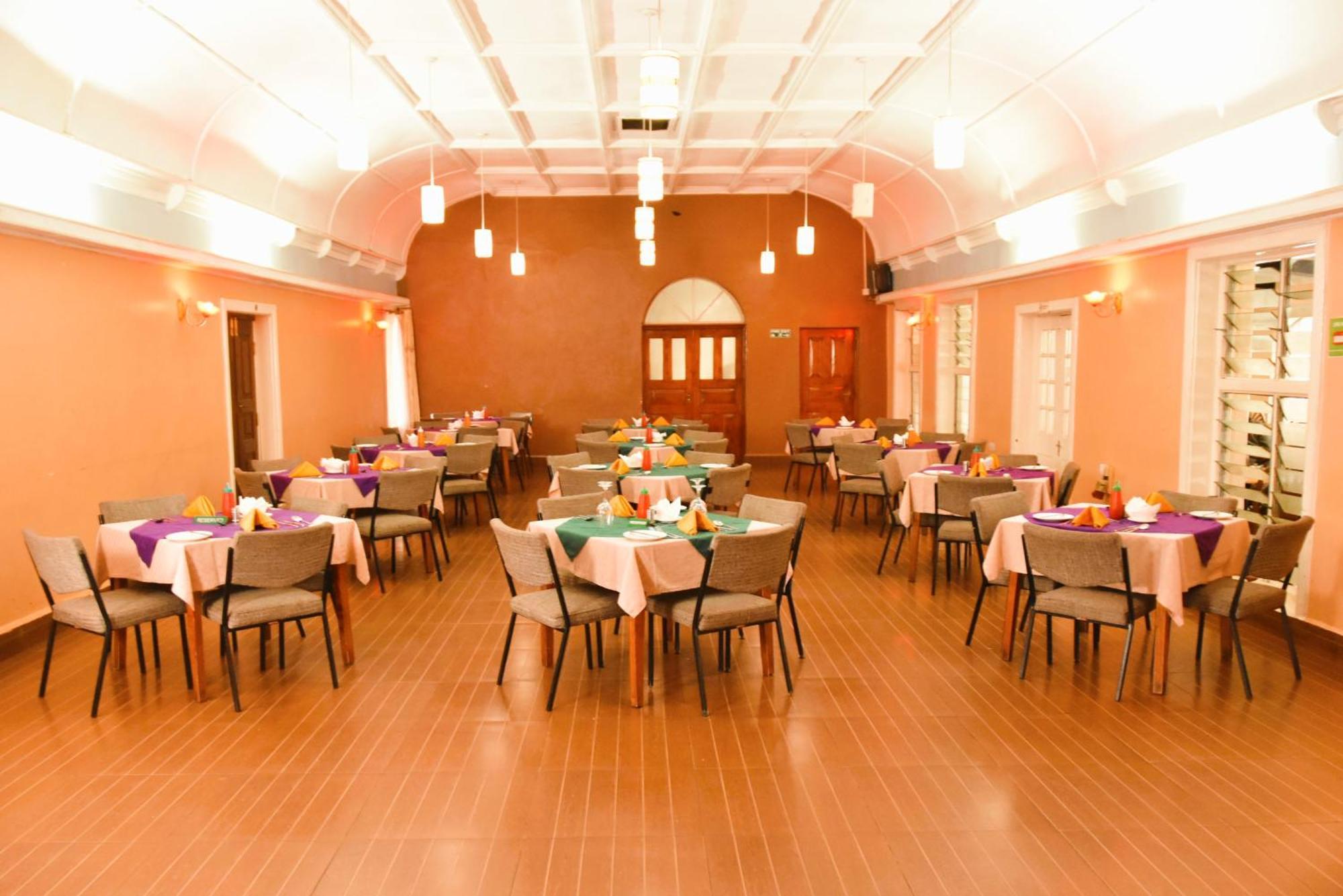 Wagon Wheel Hotel Eldoret Exterior photo